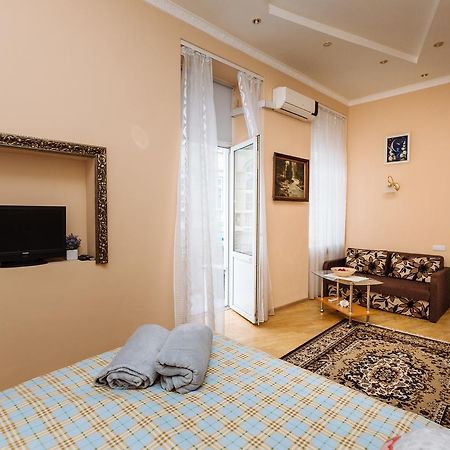 Apartments On Teatralna 26 Львов Экстерьер фото